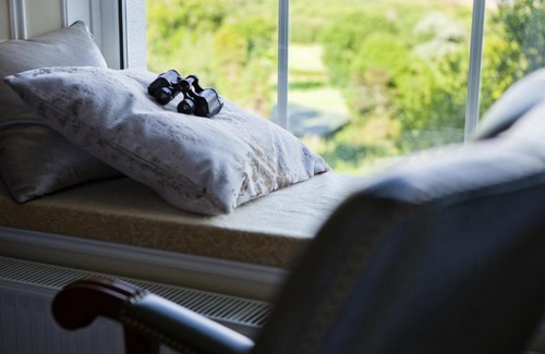 Rowen Bed & Breakfast | Coed Mawr Hall Bed & Breakfast