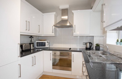 Conwy Cottage | COED Y FELIN, pet friendly, with a garden in Conwy