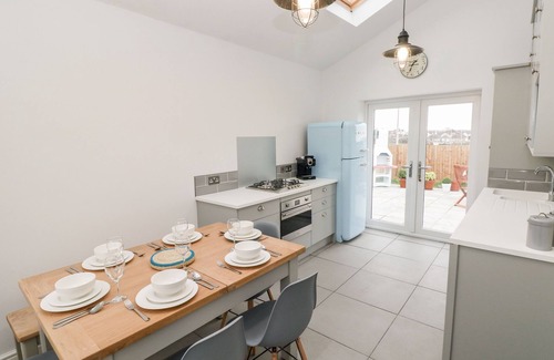 Burry Port Cottage | COEDEN BACH, pet friendly, character holiday cottage in Burry Port