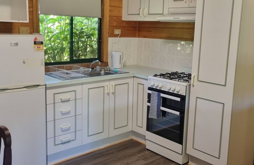 Lakes Entrance Cabin | Coen's Farm Cabin Accommodation.nFamily Friendly accomodation close to amenities