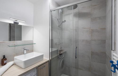 La Madeleine Apartment | Coeur Courrouze - Appartement 2 chambres avec parking