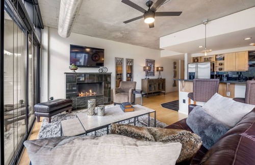 Coeur d'Alene Condo | Coeur d’Alene Luxury Waterfront Condo - Close to Everything