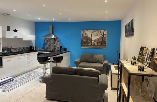 Faubourg Apartment | Coeur Nimes cosy label3* clim près Arenes & gare 2/6 pers patio wifi