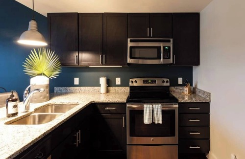 12 South Apartment | Coffee Shops, Restaurants, Bars, Salons and Boutiques, just steps away.