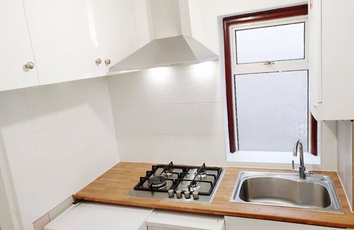 Ponders End Bed & Breakfast | Cogie 55