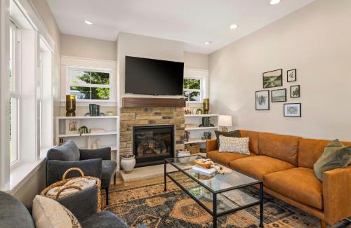 Empire House | Coho Cottage, Village of Empire MI, Steps from SBD