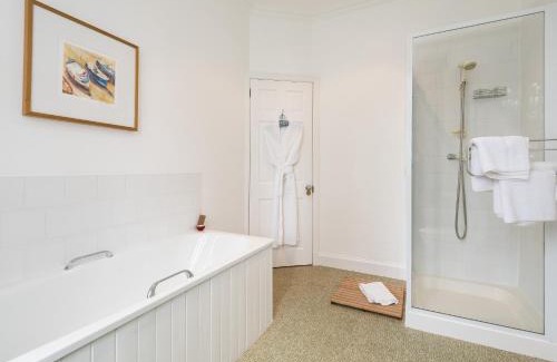 Newtonmore House | Coig na Shee Guest House