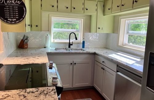Afton House | Coin Cottage farmhouse on 151 Trail in Nelson County