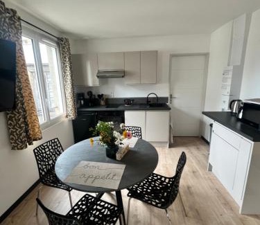 Avranches Apartment | Coin de paradis avec spa illimité en plein centre Avranches