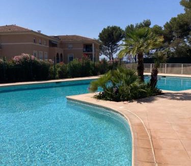Biot Apartment | Coin de paradis, piscine, parking, terrasse