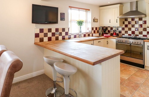 Crich House | COL DU CRICH, family friendly, character holiday cottage in Crich
