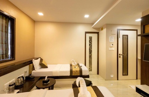 Wellington Pier Hotel | Colaba Suites - Near Taj Hotel, Mumbai