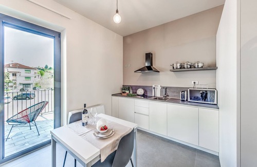 Barolo Apartment | COLBERT HOUSE BAROLO, UNIT 2