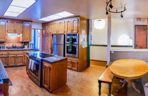 Montgomery Estates House | Cold Creek Court close to Heavenly Ski Resort The house SLEEPS 12 people total
