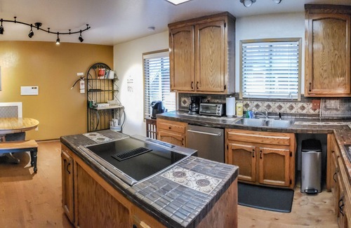 Montgomery Estates House | Cold Creek Court close to Heavenly Ski Resort The house SLEEPS 12 people total