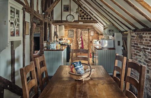 Stone in Oxney Apartment | Coldharbour Cottage