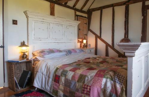 Stone in Oxney Apartment | Coldharbour Cottage