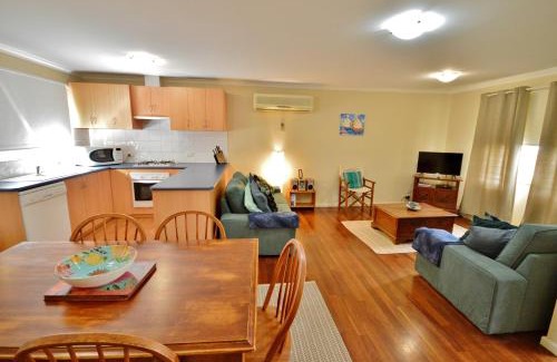 Kalbarri House | Cole Cottage - Kalbarri, WA