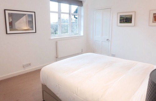 Garden Suburb House | Coleridge Walk, by Veeve