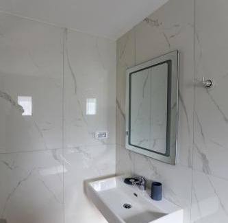 Himare Apartment | Colette's Comfort