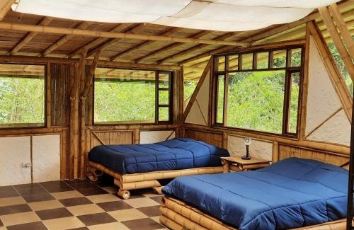 Villagomez House | Colibamboo Ecolodge Biocasa artesanal rodeada de naturaleza con jaccuzi y mucho más