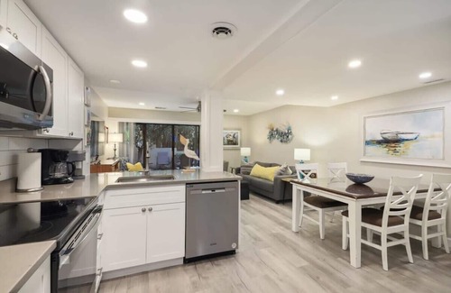 Hilton Head Island Villa | Coligny Beach Getaway~ Private Courtyards