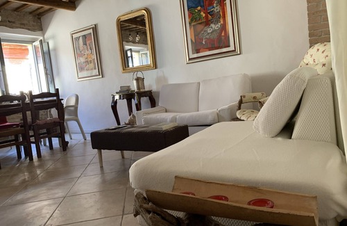 Colmurano House | Colisien Home Holiday House