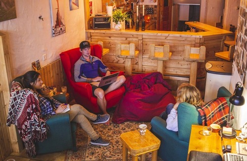 Bourg-Saint-Pierre Ski Chalet | Coliving Petit Velan