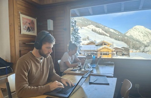 Bourg-Saint-Pierre Ski Chalet | Coliving Petit Velan