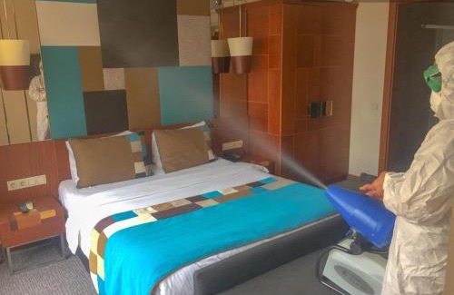 Asmali Mescit Hotel | Collage Pera Hotel