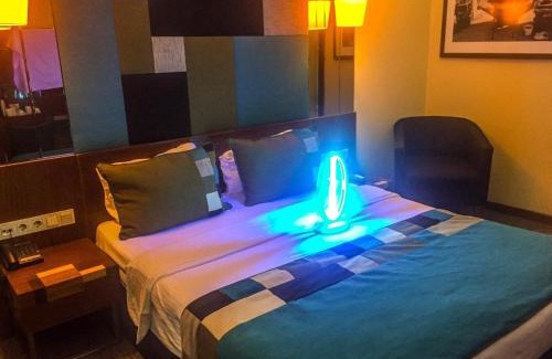 Asmali Mescit Hotel | Collage Pera Hotel