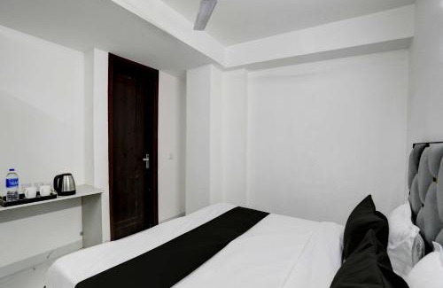 New Delhi Hotel | Collection O 24/7 Hotel
