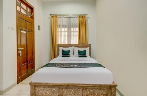 Sinduadi Hotel | Collection O 3945 Bale Tardian Syariah