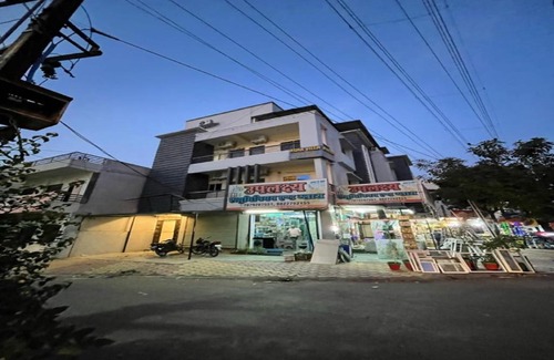 Indore Hotel | Collection O 84499 Hotel Nakshatra Inn