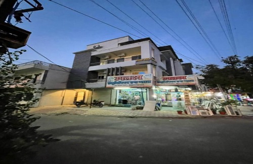 Indore Hotel | Collection O 84499 Hotel Nakshatra Inn