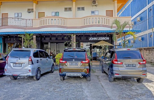 Tanjung Uncang Hotel | Collection O 91499 John Lebron House