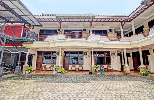 Purwokerto Hotel | Collection O 92242 Hotel Tanjung Emas