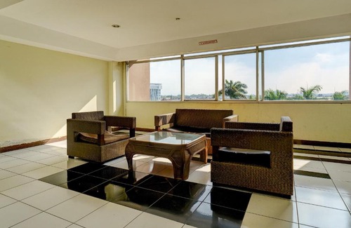 Bandung Hotel | Collection O 92643 Emerald Apartement By Tahha Hospitality