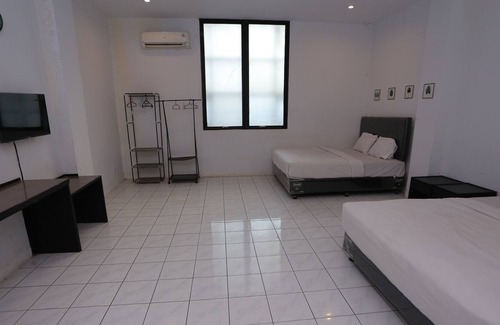 Chinatown Hotel | Collection O 92739 Hotel Pintu Besar