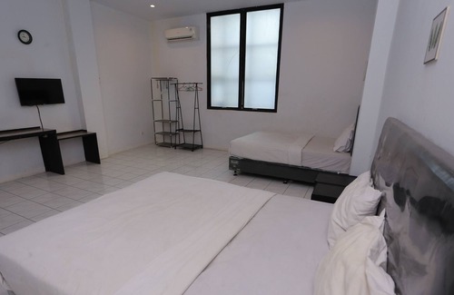 Chinatown Hotel | Collection O 92739 Hotel Pintu Besar