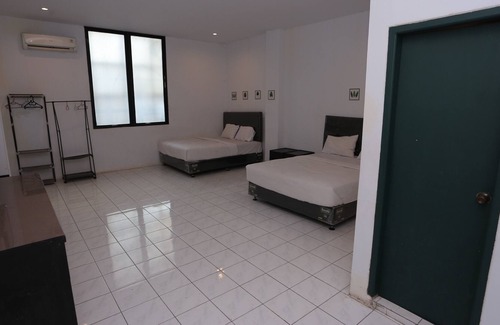 Chinatown Hotel | Collection O 92739 Hotel Pintu Besar
