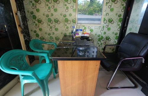 Tangerang Hotel | Collection O 93142 Lion Rooms