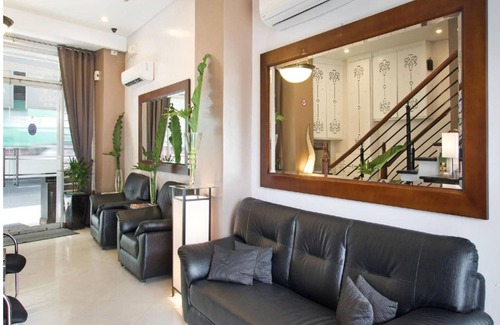 Pio del Pilar Hotel | Collection O Avitel Hotel near Osmena Highway, PNR Pasay Station, Metro Manila