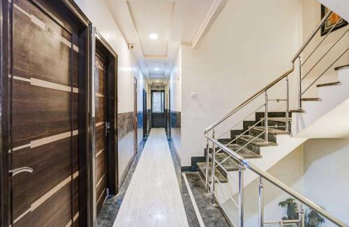 Sindhi Camp Hotel | Collection O Hotel Abhinandan Inn
