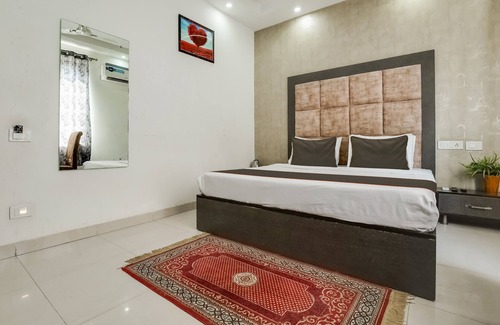 Zirakpur Hotel | Collection O Hotel Royal Regency