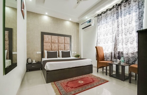 Zirakpur Hotel | Collection O Hotel Royal Regency