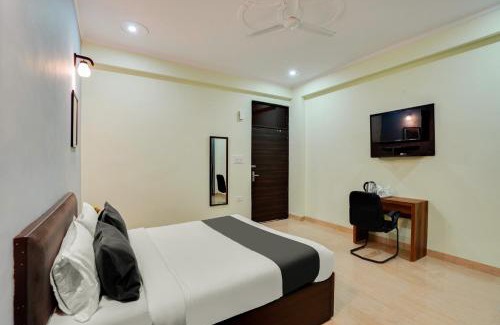 Sector 70 Hotel | Collection O Hotel Villa Vista