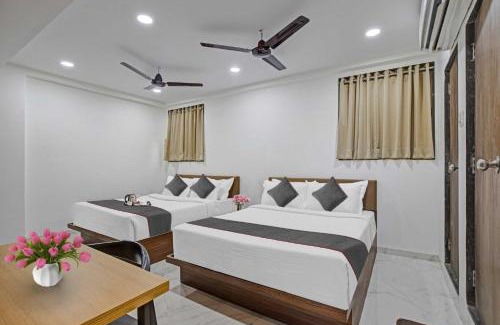 Udhna Hotel | Collection O Infini Palace