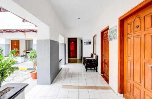 Banjarsari Hotel | Collection O Jalan Slamet Riyadi Near Kampung Batik Kauman Formerly Hotel Grand Kota