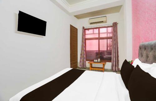 Delhi Hotel | Collection O Johri Enclave Metro Station Second Home